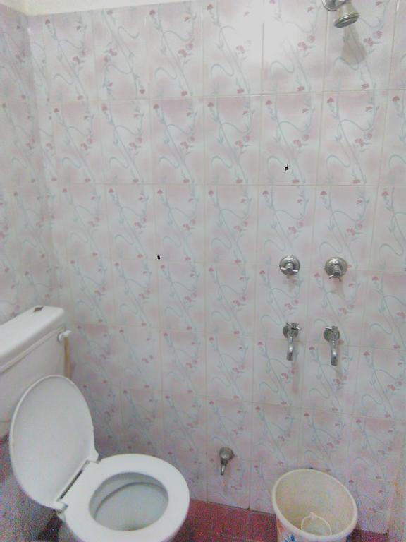 Yatri Guest House Ню Делхи Екстериор снимка