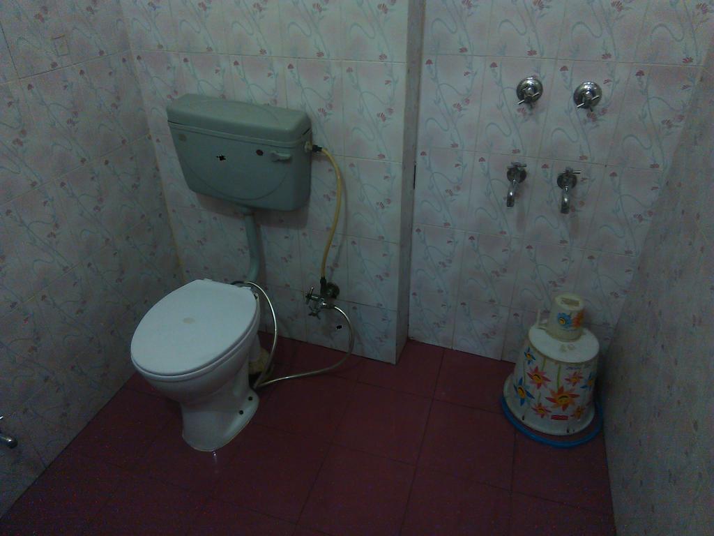 Yatri Guest House Ню Делхи Екстериор снимка